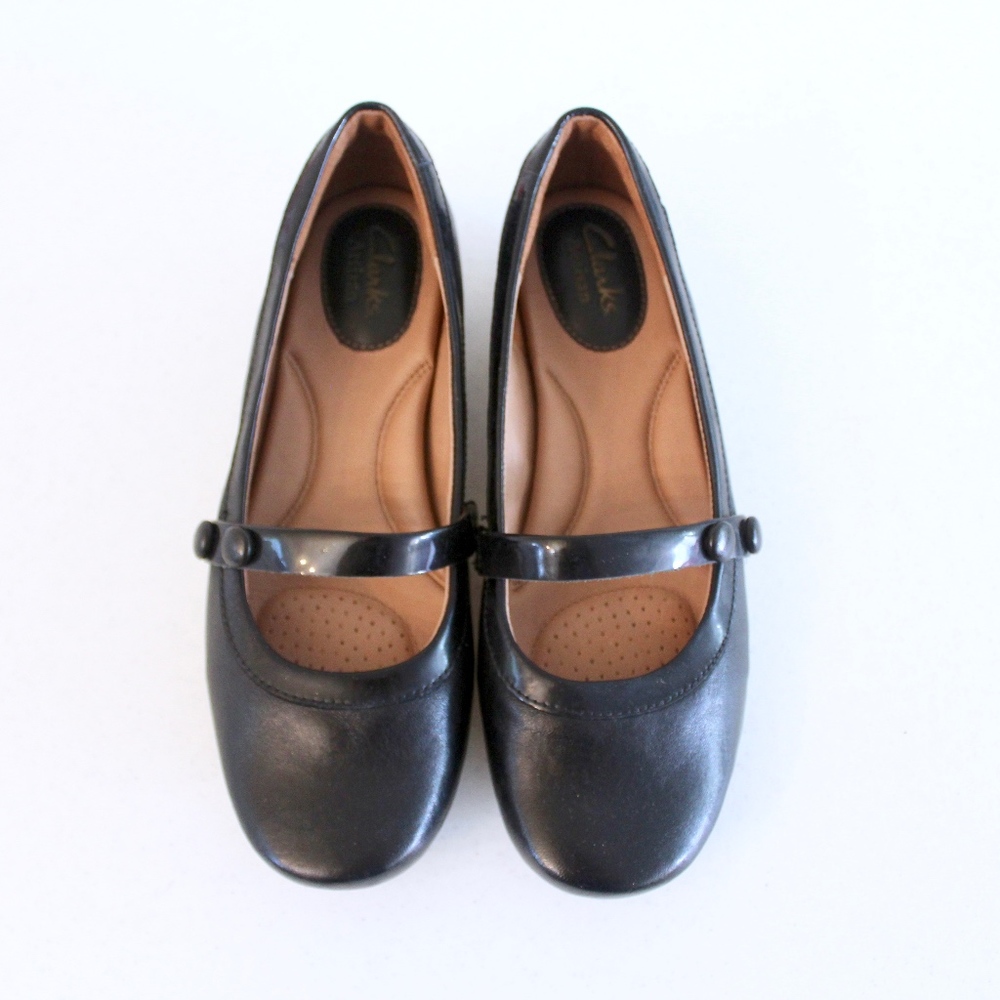 Clarks black shoe